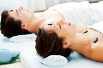 Exclusive Hot Stone Full Body Couple-Massage